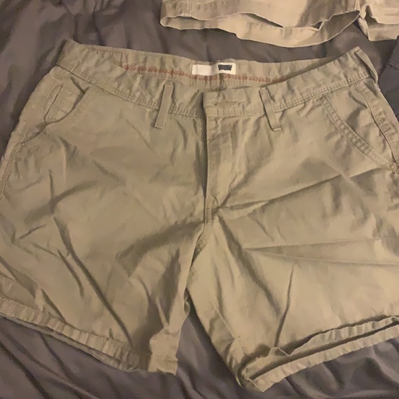 Lot of 3-shorts 29, 8, 7/8 -Maurice’s, Levi’s - Picture 2 of 7